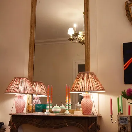 Arc De Triomphe Chic Homestay
